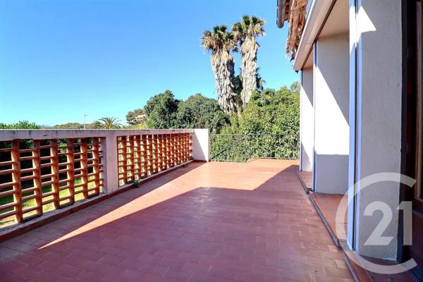 Maison à vendre  7 pièces - 199,28 m 2   ROQUEBRUNE SUR ARGENS  - 83