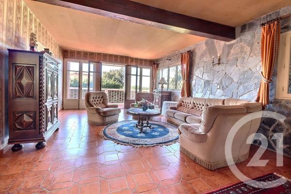 Maison à vendre  7 pièces - 199,28 m 2   ROQUEBRUNE SUR ARGENS  - 83