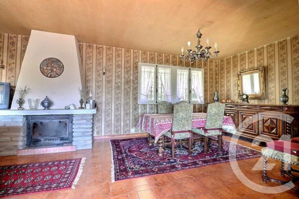 Maison à vendre  7 pièces - 199,28 m 2   ROQUEBRUNE SUR ARGENS  - 83