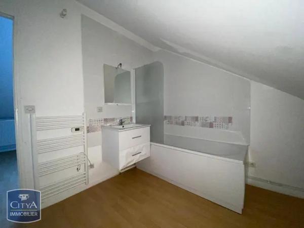 Appartement à louer 4 pièces 84.52m² Charleville-Mézières (08000)