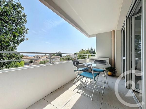Appartement F3 à vendre  3 pièces - 62 m 2   JUAN LES PINS  - 06