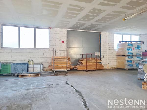 A Vendre Bâtiment de 800 m² sur parcelle d'environ 4 000 m² à Mézin