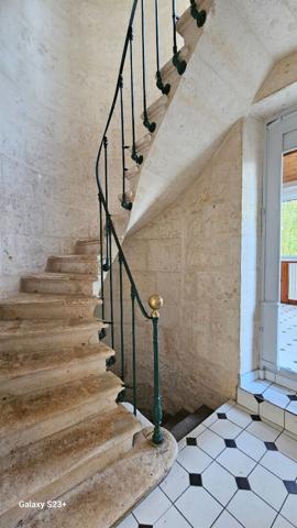 Maison - 9 pièces - 195 m²