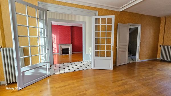 Maison - 9 pièces - 195 m²