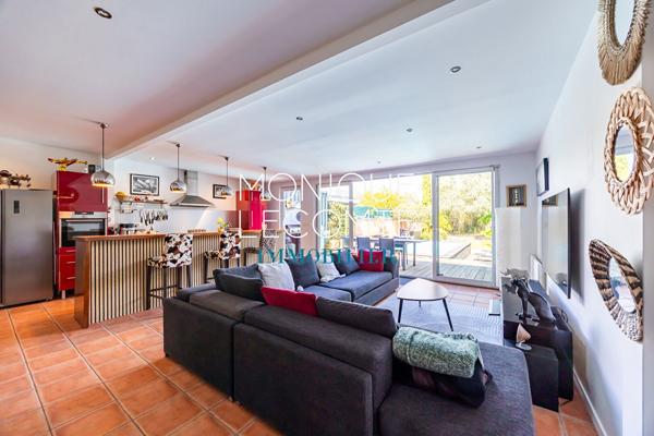 Immobilier de prestige à Bordeaux 			 33700 MERIGNAC 			Mérignac - St Augustin - Maison familiale 150 M2 - 4 chambres - Jardin - Piscine