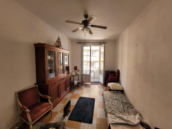 VASTE 2 PIECES AVEC BALCON