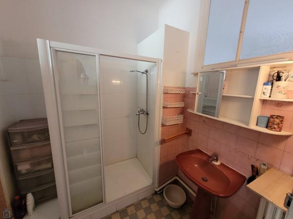 VASTE 2 PIECES AVEC BALCON