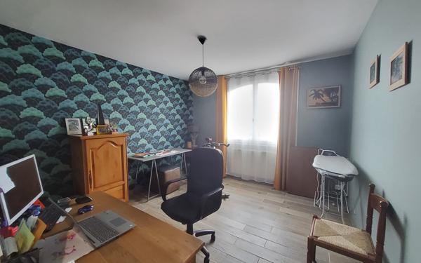 MAISON SUR SOUS-SOL - 5 CHAMBRES ET +