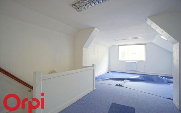 Immeuble à vendre    4 pièces •  Bernay