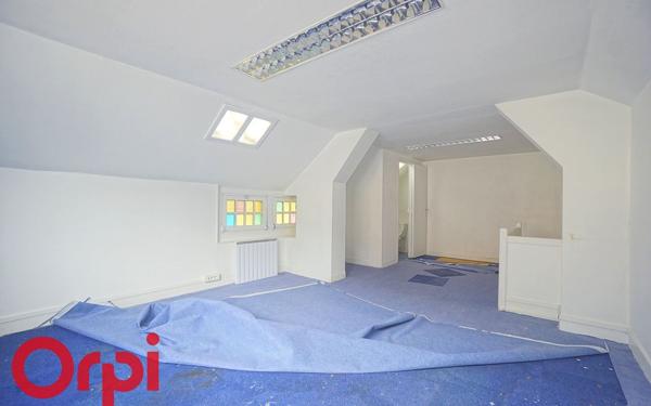 Immeuble à vendre    4 pièces •  Bernay