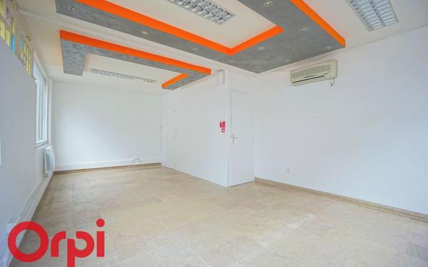 Immeuble à vendre    4 pièces •  Bernay