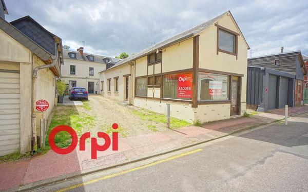 Immeuble à vendre    4 pièces •  Bernay