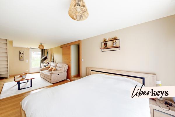 Grande maison moderne et récente