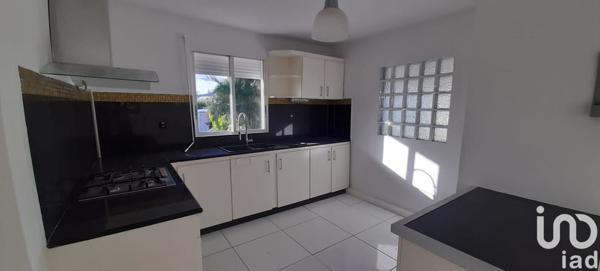 Maison 5 pièces de 112 m² à Saint-François (97118)