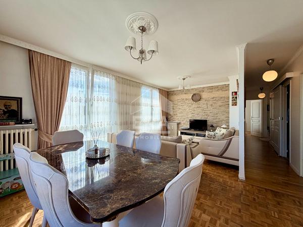 Appartement 3 pièces de 64,45 m² - dernier étage - vue panoramique - Sèvres centre-ville