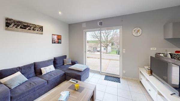 A découvrir sans tarder : charmante maison lumineuse avec garage et jardin clos.