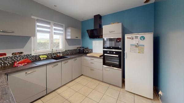 A découvrir sans tarder : charmante maison lumineuse avec garage et jardin clos.