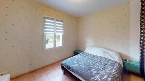 A découvrir sans tarder : charmante maison lumineuse avec garage et jardin clos.