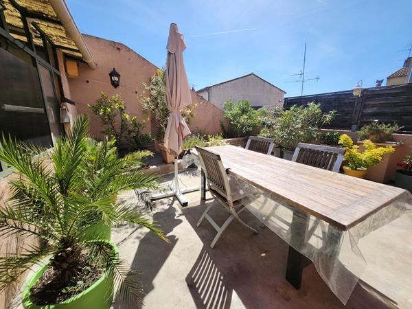 EXCLUSIVITE A SAINT SATURNIN LES AVIGNON - COEUR DE VILLAGE - CHARMANTE MAISON AVEC GRANDE TERRASSE 50 M² ET GRAND GARAGE DE 50 M²