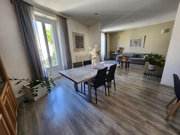 EXCLUSIVITE A SAINT SATURNIN LES AVIGNON - COEUR DE VILLAGE - CHARMANTE MAISON AVEC GRANDE TERRASSE 50 M² ET GRAND GARAGE DE 50 M²