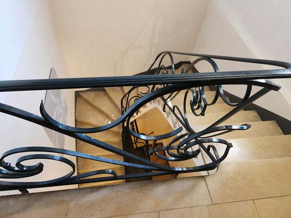 EXCLUSIVITE A SAINT SATURNIN LES AVIGNON - COEUR DE VILLAGE - CHARMANTE MAISON AVEC GRANDE TERRASSE 50 M² ET GRAND GARAGE DE 50 M²