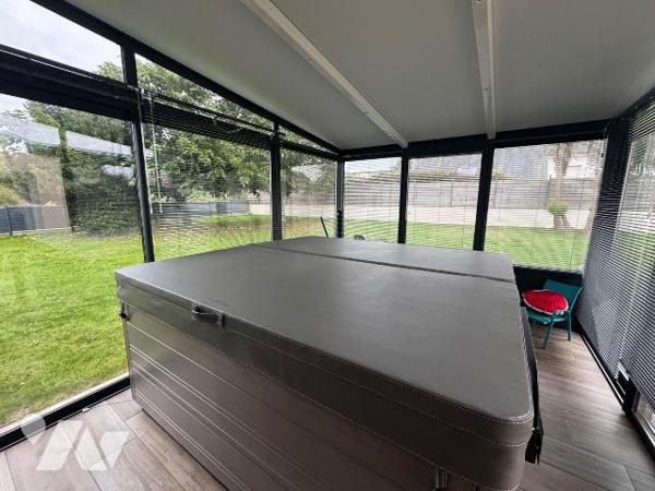 Maison T6 avec Garage, hangar de 60m2 indépendant, serre. 

PLOUGUERNEAU, à environ 800 mètre...