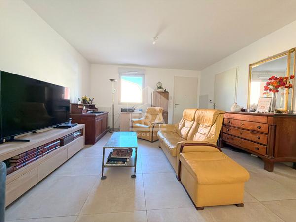 A VENDRE 84120 PERTUIS MAISON TYPE 5 PIECES DE 94 M² AVEC JARDIN ET 2 PLACES DE STATIONNEMENT.