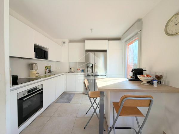 A VENDRE 84120 PERTUIS MAISON TYPE 5 PIECES DE 94 M² AVEC JARDIN ET 2 PLACES DE STATIONNEMENT.