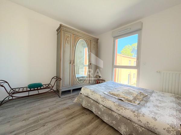A VENDRE 84120 PERTUIS MAISON TYPE 5 PIECES DE 94 M² AVEC JARDIN ET 2 PLACES DE STATIONNEMENT.