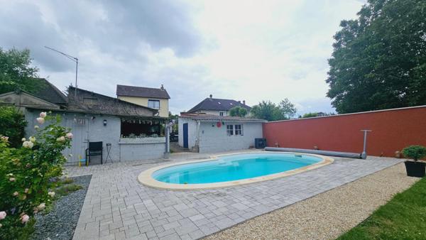 BOURGES MAISON 98.4M² ET APPARTEMENT 44.4M² PISCINE JARDIN GARAGE