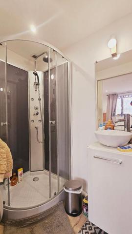 BOURGES MAISON 98.4M² ET APPARTEMENT 44.4M² PISCINE JARDIN GARAGE