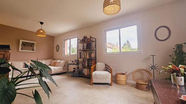 BOURGES MAISON 98.4M² ET APPARTEMENT 44.4M² PISCINE JARDIN GARAGE