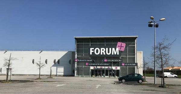 Pompaire (79200) Local commercial de 2 054 m² à louer