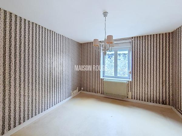 Maison en pierres et briques à rénover ? Quartier des Casernes / Proche gare