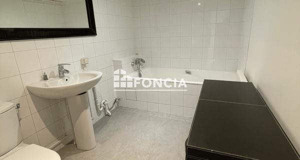 Location Studio 47.43 m² - Paris 75016