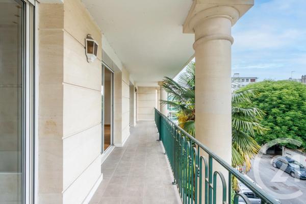 Appartement F4 à vendre  4 pièces - 108,20 m 2   ST MAUR DES FOSSES  - 94
