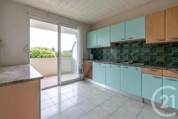 Appartement F4 à vendre  4 pièces - 108,20 m 2   ST MAUR DES FOSSES  - 94