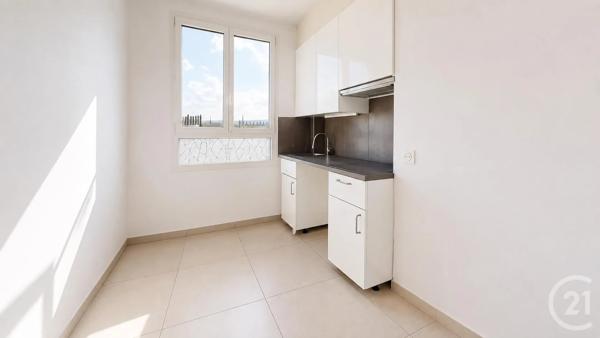 Appartement F3 à vendre  4 pièces - 67,31 m 2   LA COURNEUVE  - 93