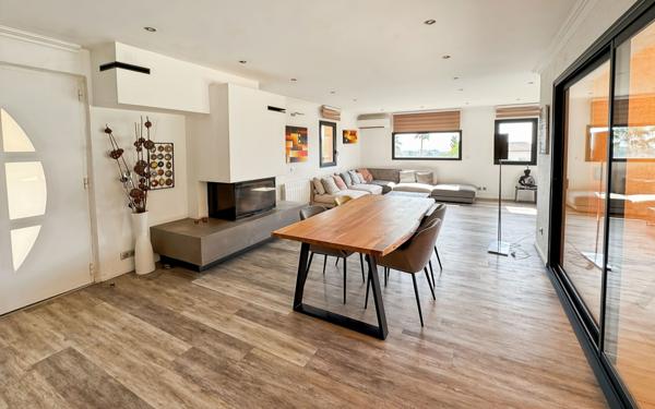 Maison à vendre    9 pièces • 257 m2 Antibes