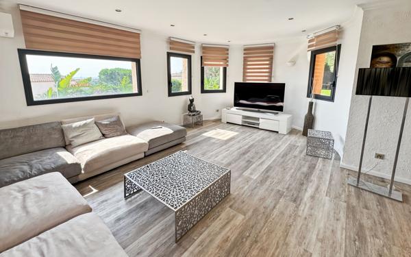 Maison à vendre    9 pièces • 257 m2 Antibes