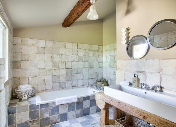 Maison à vendre  8 pièces • 570 m2 Arles