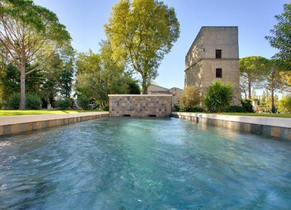 Maison à vendre  8 pièces • 570 m2 Arles