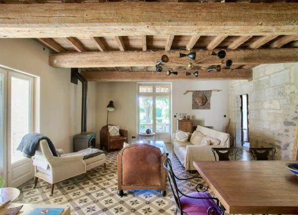 Maison à vendre  8 pièces • 570 m2 Arles