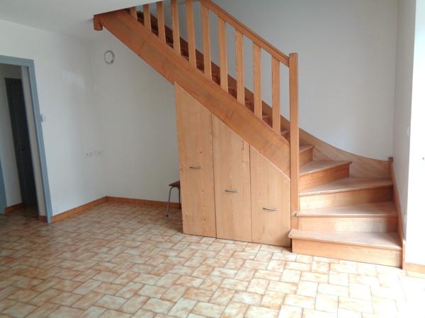 Belle Bâtisse à mi parcours de Grenoble et Chambéry. 190 000 €
