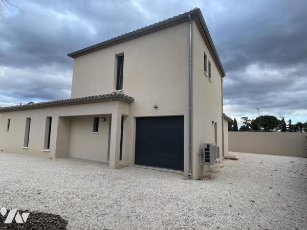 VILLA NEUVE T4 R+1  de 121m² habitables SUR TERRAIN 618m²