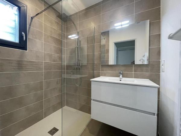 VILLA NEUVE T4 R+1  de 121m² habitables SUR TERRAIN 618m²