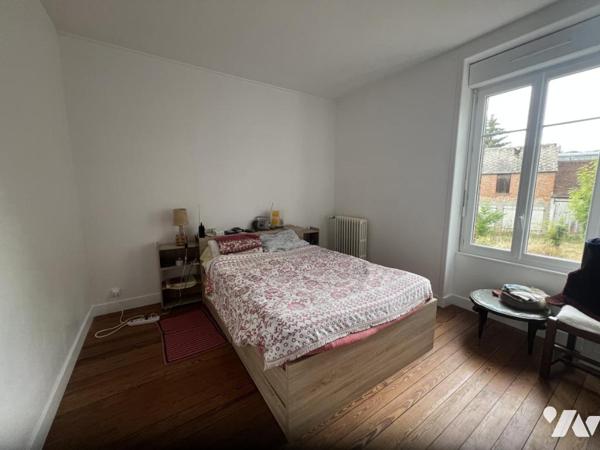 LA FERTE MACE, maison de ville 4 ch sans travaux avec garage et jardin