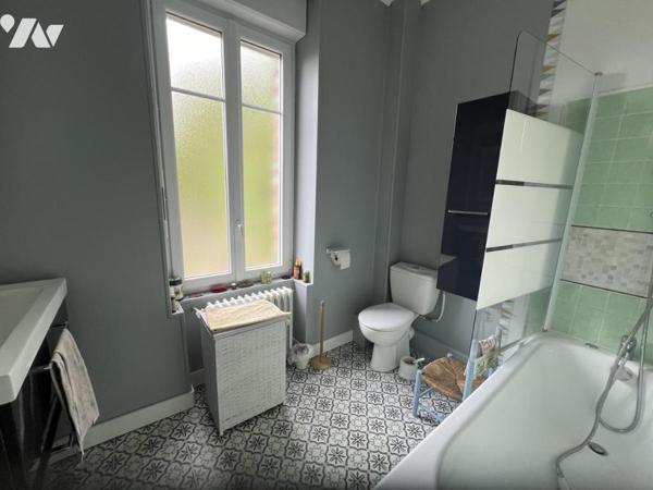 LA FERTE MACE, maison de ville 4 ch sans travaux avec garage et jardin