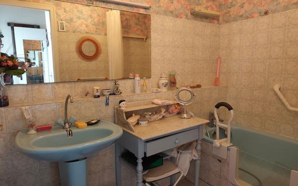 Appartement à vendre    3 pièces •  Royan