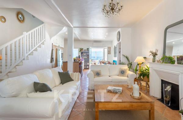 Maison de caractère du XVIIᵉ avec piscine, vue panoramique et fort potentiel . À 30 minutes d’Aix-en